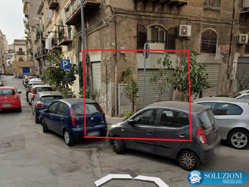 Megazzino via Omodei, Mq 27 zona Porto